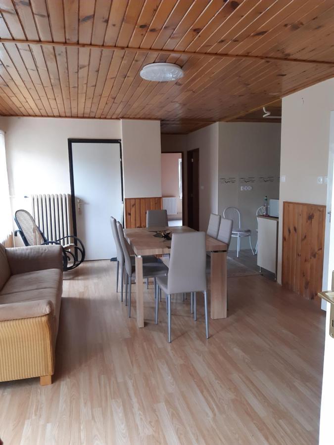 Toldi Apartman Hotell Keszthely Exteriör bild