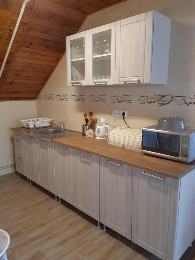 Toldi Apartman Hotell Keszthely Exteriör bild