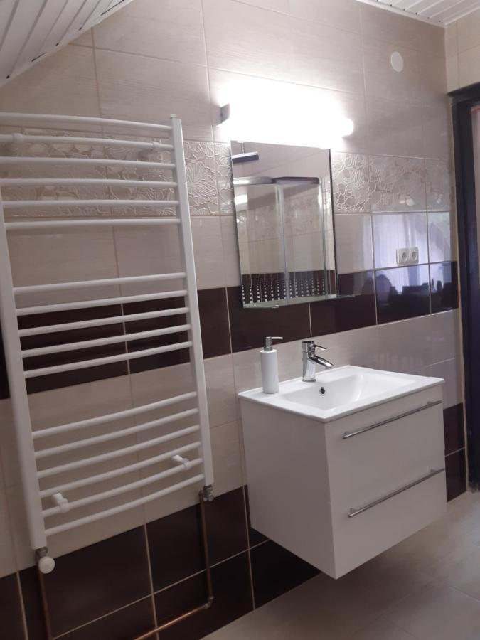 Toldi Apartman Hotell Keszthely Exteriör bild