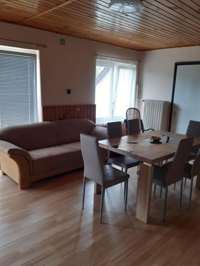 Toldi Apartman Hotell Keszthely Exteriör bild