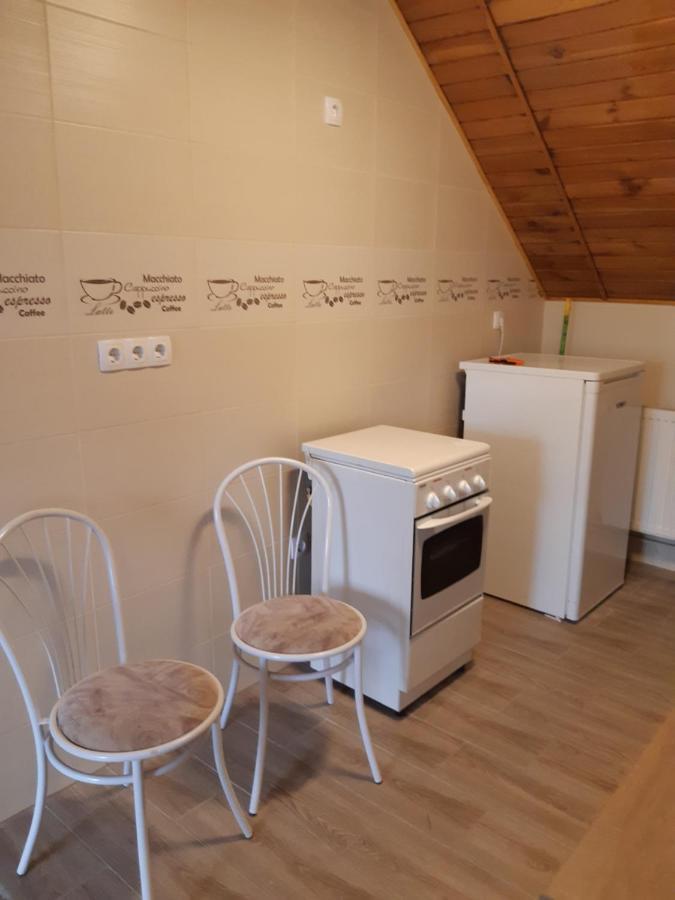Toldi Apartman Hotell Keszthely Exteriör bild