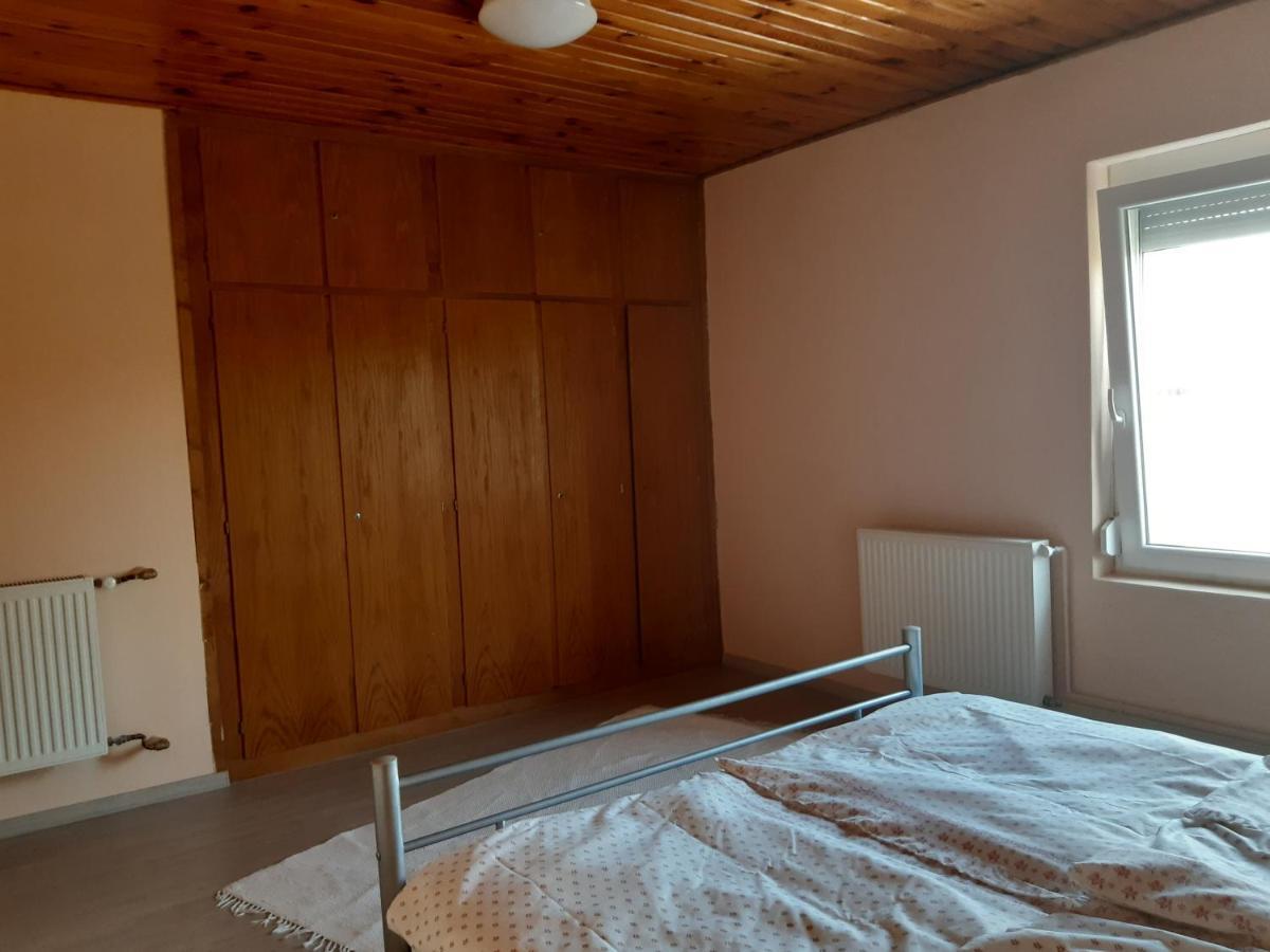 Toldi Apartman Hotell Keszthely Exteriör bild