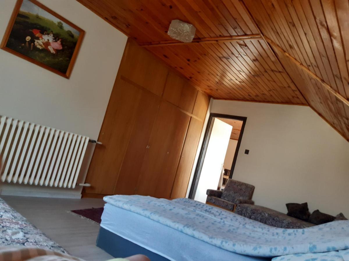 Toldi Apartman Hotell Keszthely Exteriör bild