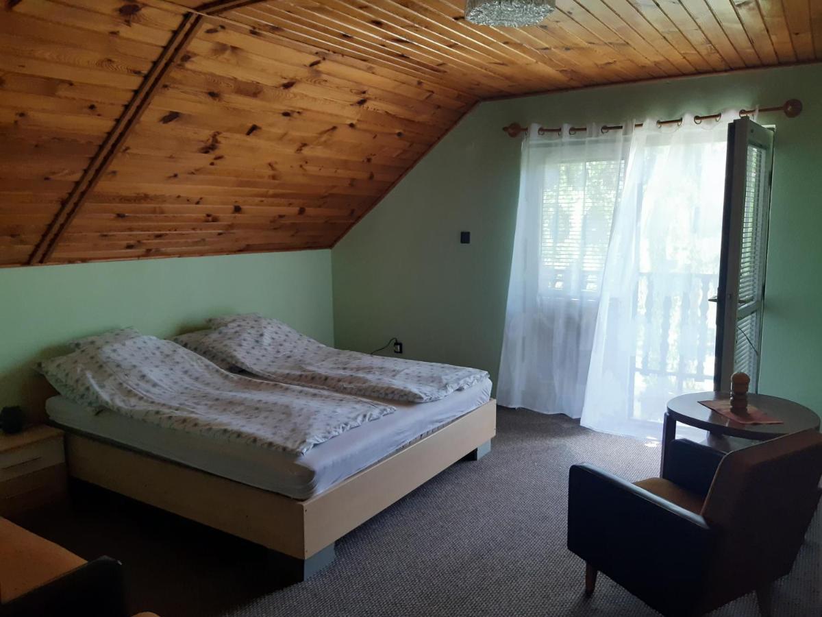 Toldi Apartman Hotell Keszthely Exteriör bild