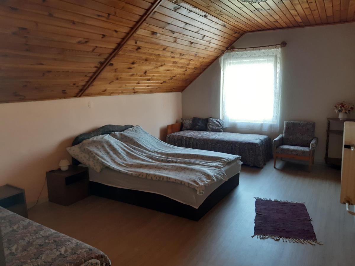 Toldi Apartman Hotell Keszthely Exteriör bild