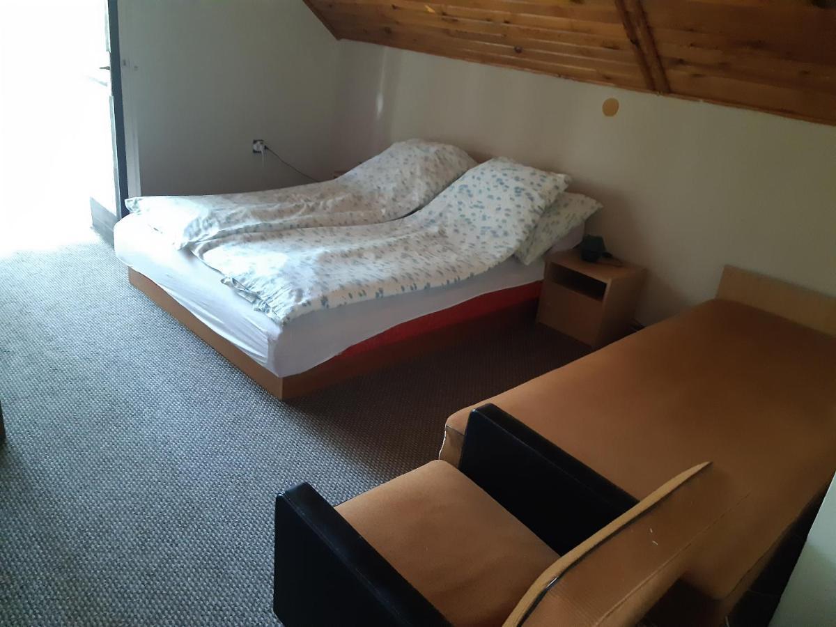 Toldi Apartman Hotell Keszthely Exteriör bild