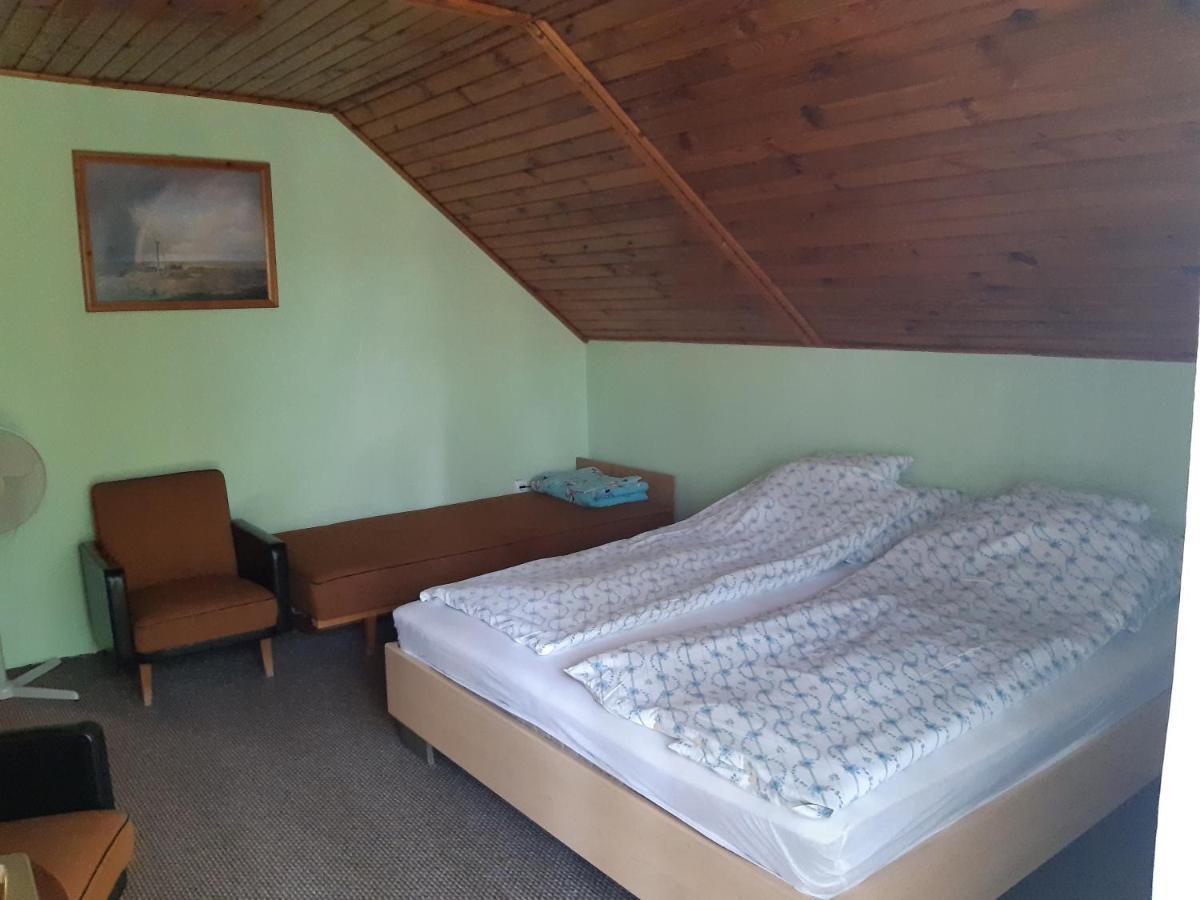 Toldi Apartman Hotell Keszthely Exteriör bild