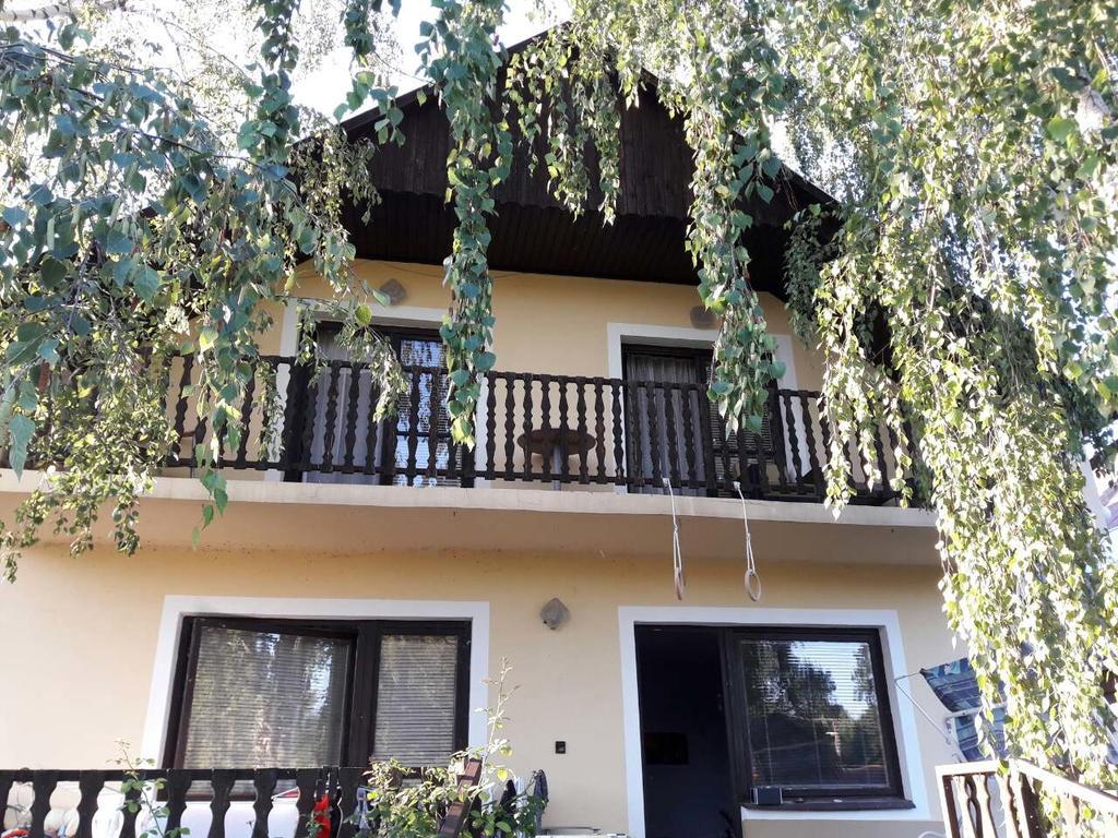 Toldi Apartman Hotell Keszthely Exteriör bild